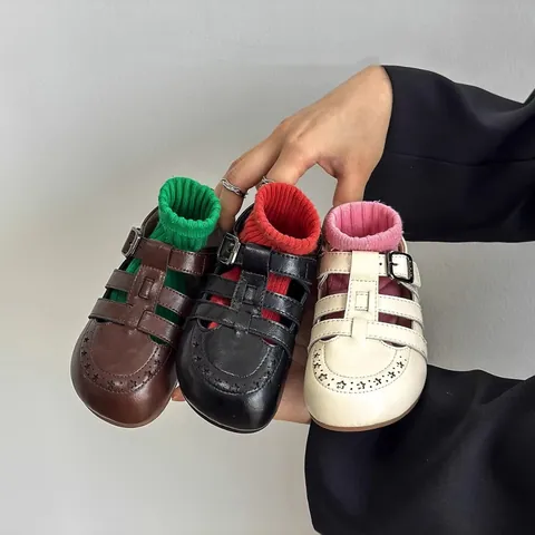 Kids Vintage Hollow Roman Leather Sandals Breathable Closed Toe Soft Sole Star Punch Flats For Boys Girls Summer Casual Shoes