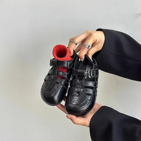 Kids Vintage Hollow Roman Leather Sandals Breathable Closed Toe Soft Sole Star Punch Flats For Boys Girls Summer Casual Shoes