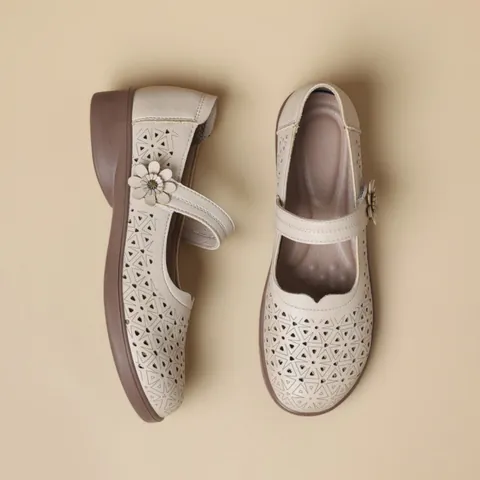Women Retro Hollow Out Mary Jane Shoes Breathable Soft Sole Non-slip Microfiber PU Leather Mother Shoes Clogs For Everyday
