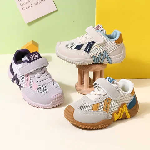 Chaussures de Sport Respirantes en Maille pour Enfants Légères Semelle Souple Chaussures de Course pour Garçons et Filles Sneakers