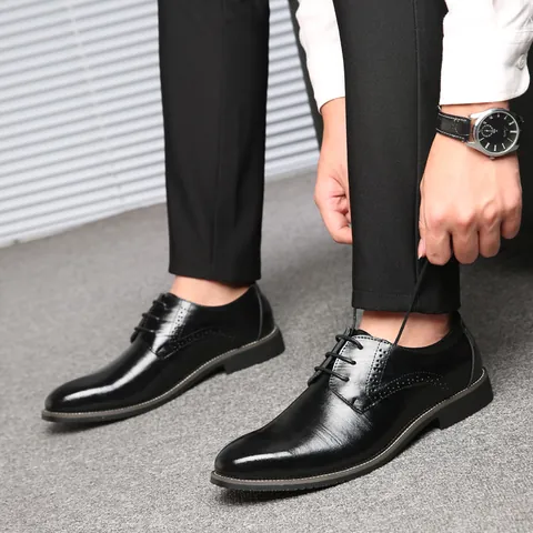Scarpe Brogue in Pelle da Uomo Stile Britannico Business Casual Wingtip Oxford in Pelle Sintetica Suola in Gomma alla Moda