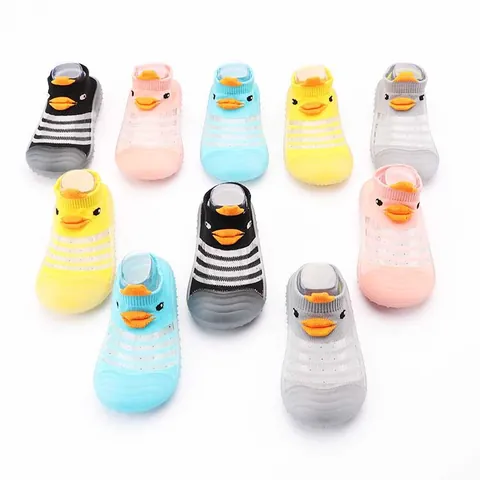 Baby Peuter Loopschoenen Ijs Zijde Gebreid Ademend Zachte Zool Antislip Binnenvloer Sokken Schoenen Cartoon Eend Pinguïn Patroon Schoenen