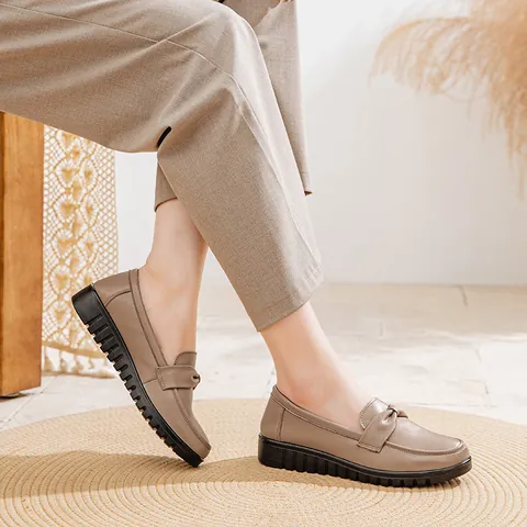 Women Genuine Leather Comfort Flats Loafers Cowhide Soft Sole Mom Shoes Non-slip Casual Office Work Shoes With Bowknot
