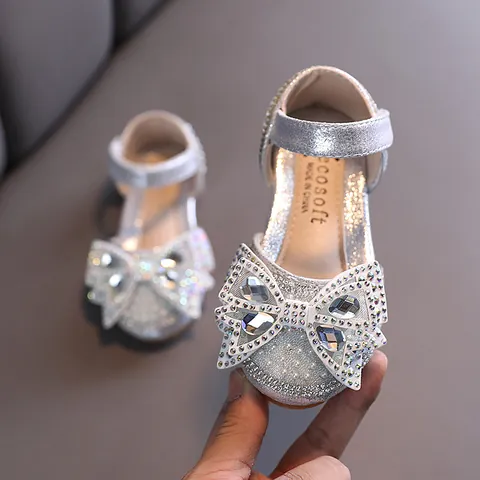 Girls Rhinestone Princess Shoes Bow Decor Dance Performance Shoes Closed Toe Velcro Flat Sandals For Wedding Party