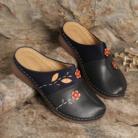 Women Retro PU Leather Flower Closed Toe Mules Flat Sandals Casual Contrast Stitching Outdoor Slip On Slippers Large Size Shoes