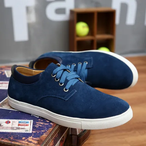 Men Casual Cow Suede Leather Board Shoes Big Size Wide Fit Breathable Fashion Sneakers White Rubber Sole Lace Up Skate Shoes For Daily Wear