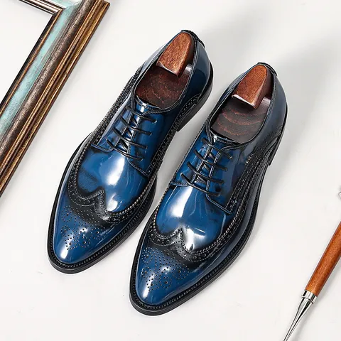 Men Brogue Derby Shoes Pointed Toe British Style Business Formal Cowhide Leather Dress Shoes Blue Black Gradient Carving