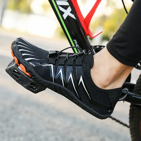 Hommes Femmes Chaussures de Randonnée Aquatique Séchage Rapide Chaussures d'Eau en Maille Respirante Semelle en Caoutchouc Antidérapante Protection des Orteils Lacets Rapides pour Plage Natation Fitness Cyclisme