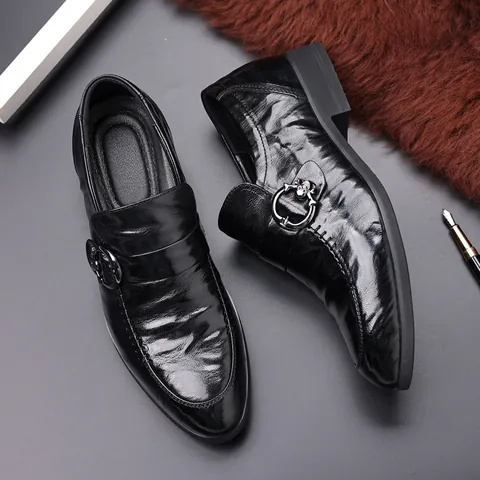 Zapatos de Vestir Formales de Piel de Oveja para Hombre Estilo Británico Punta Estrecha Mocasines Casuales Con Hebilla de Calavera Metálica