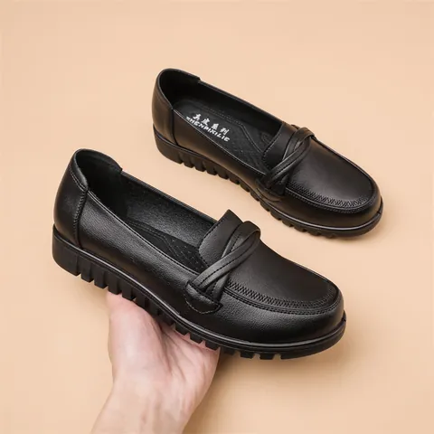 Women First Layer Cowhide Loafers Soft Leather Non-Slip Flat Mother Shoes Casual Round Toe Slip-On Breathable Shoes