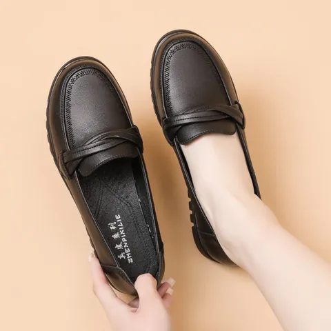 Women First Layer Cowhide Loafers Soft Leather Non-Slip Flat Mother Shoes Casual Round Toe Slip-On Breathable Shoes
