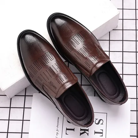 Zapatos de Negocios para Hombre de Cuero de Vaca de Grano Superior Patrón de Cocodrilo Huecos Transpirables Aumento de Altura Mocasines Formales para Boda