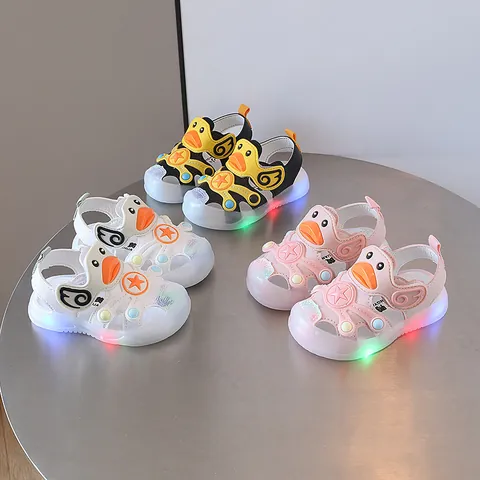 Infant Toddler LED Light-up Sandals Synthetic Leather Closed Toe Anti-Slip Walking Shoes With Cartoon Duck Pattern For Baby Girls Boys