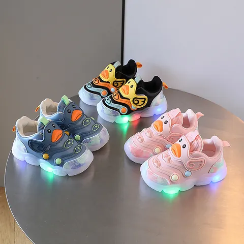 Toddler LED Light Up Shoes Cartoon Duck Soft Sole Athletic Sneakers For 0-3 Years Old Boys Girls PVC Leather Prewalker Walking Shoes