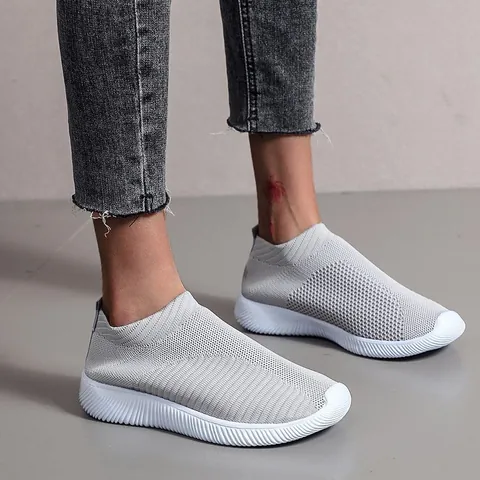 Chaussures de Sport Respirantes Fly-knit pour Femmes Baskets Décontractées en Maille Slip-on Bout Rond Mocassins Confortables