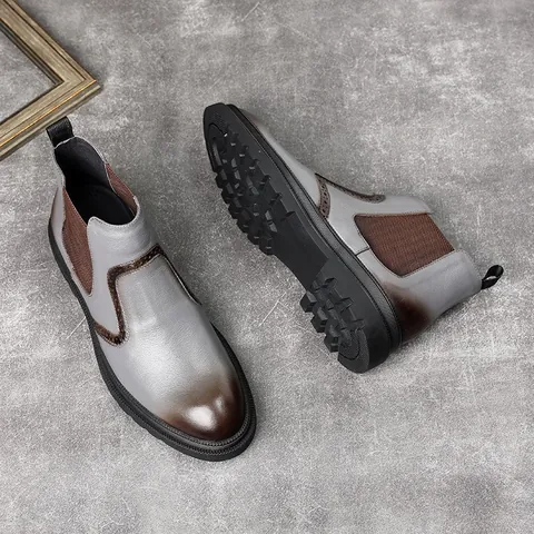 Men's Retro Top Layer Cowhide Leather Chelsea Boots Warm Fleece Lined Brogue Detailing Mid-Top Non-Slip Business Casual Winter Boots