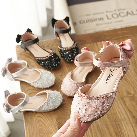 Girls Princess Rhinestone Sandals Closed Toe PU Leather Shoes With Bowknot Non-Slip Low Heel Stage Performance Party Shoes For Kids