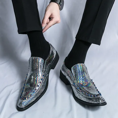 Iridescent Dragon Scale Pattern Pointed Toe Loafers For Men Glossy Patent Leather Metal Studded Formal Casual Trendy Punk Shoes