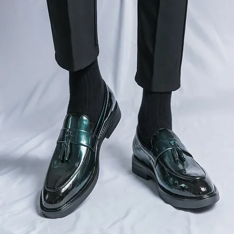 Mocassins à Glands de Style Britannique pour Hommes Bout Pointu Cuir Verni Motif Crocodile Chaussures de Cérémonie Grande Taille
