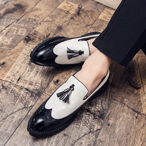 Mocassins à Glands Brogue pour Hommes Style Britannique Cuir Verni Artificiel Bout Pointu Chaussures de Ville Club