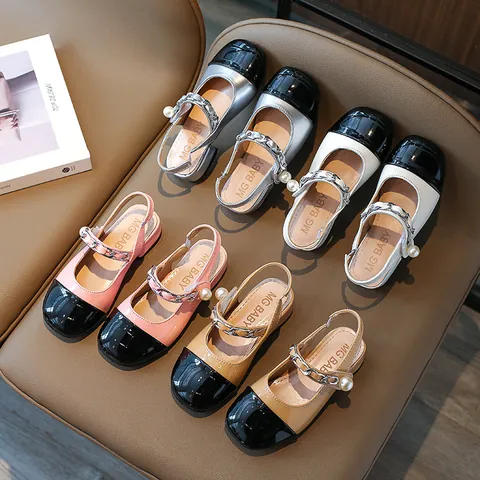 Girls Princess Patent Leather Sandals With Artificial Pearl Metal Chain Cap Toe Two Tone Mary Jane Summer Kids School Shoes
