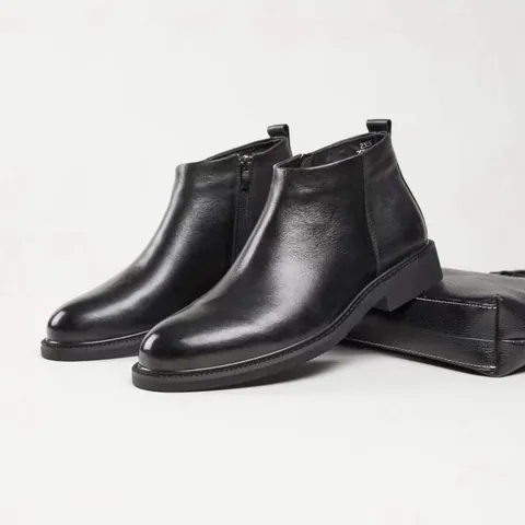 Bottines Chelsea pour Hommes Style Britannique en Cuir Pleine Fleur Business Décontracté Fermeture Éclair Latérale Chaud Automne Hiver Noir