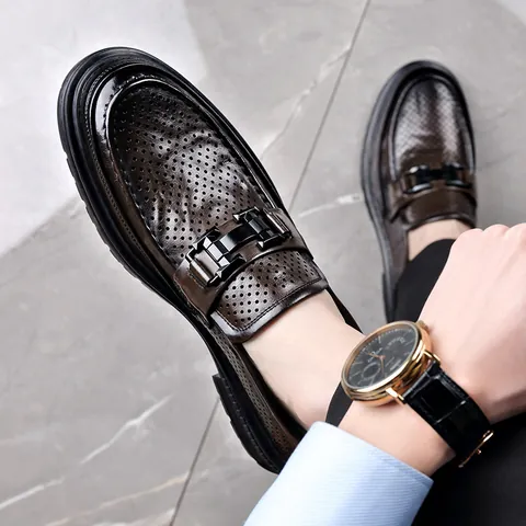 Herren Ausgehöhlte Lederschuhe Atmungsaktive Slipper Business Formal Casual Loafer Mit Metall Trensenschnalle Perforierte Halbschuhe
