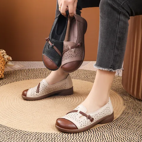 Women Retro Hollow-out Summer Sandals Breathable Superfiber Soft Sole Mother Shoes Patchwork Round Toe Flat Comfort Elderly Walking Shoes