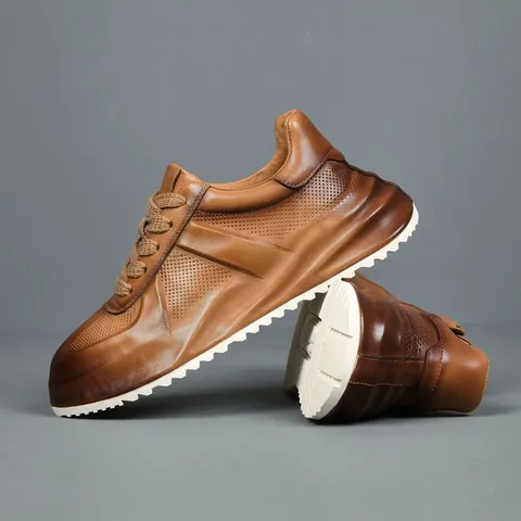 Baskets Décontractées de Luxe en Cuir Véritable pour Hommes Été 2025 Respirantes Semelle Épaisse Chaussures Blanches Noir Brun Clair Mode Perforées