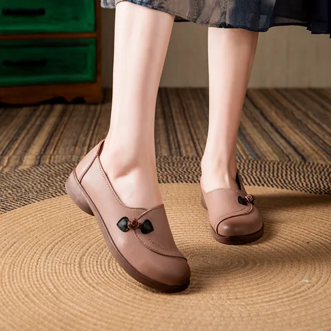 Comfortable Microfiber Leather Mother Shoes For Elderly Women Non-Slip Soft Sole Flat Shoes Vintage Slip-On Casual Walking Shoes