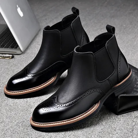 Herren Chelsea Boots Zweischichtiges Rindsleder Brogue Spitze Zehenkappe Wingtip Nähte Slipper Elastisch Lässig Mode Stiefel