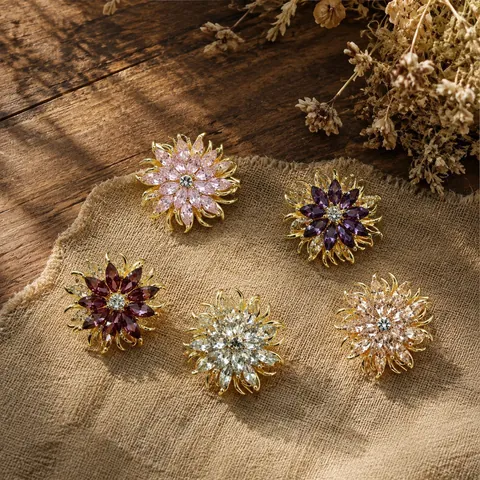 Fashion Alloy Rhinestone Flower Brooch Pin For Women Small Snowflake Apparel Accessories Elegant Jewelry Gift