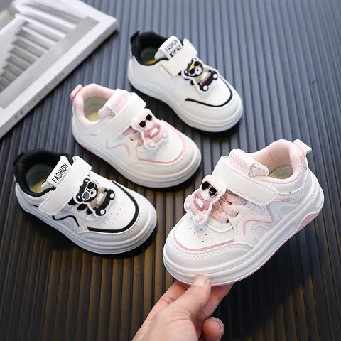 2025 Voorjaar Nieuwe Kinderen Board Schoenen Voor Jongens Meisjes Peuter Mode Cartoon Beer PU Leer Klittenband Antislip Sneakers
