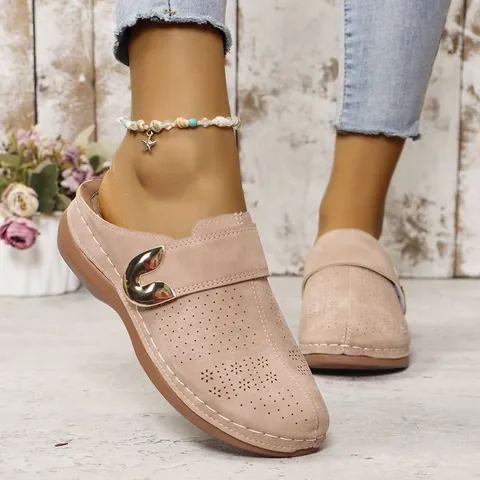 Mules da Donna Traforate Suola Spessa Punta Chiusa Pantofole in Pelle PU Motivo Floreale Taglio Laser Fibbia in Metallo Sandali Bassi