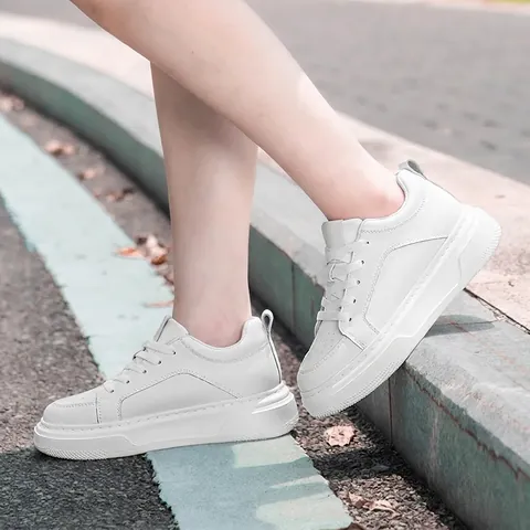 Unisex Platform White Sneakers For Men Women Internal Height Increasing Thick Sole Leather Casual Skate Shoes Fashion Fashionable Footwear