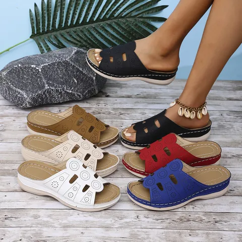Sandales à Plateforme Compensée d'Été pour Femmes en Cuir PU Floral Découpé au Laser Chaussons de Plage Mules