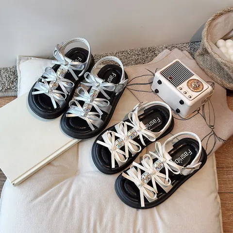 Girls Summer Sandals Bowknot Rhinestone Thick Sole Anti-Slip Beach Shoes Casual Princess Sandals For Kids Girls Rice White Silver