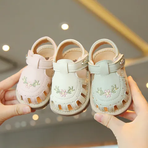 Baby Girls Summer Squeaky Sandals Hollow Out Breathable Floral Embroidery Soft Sole First Walker Toddler Princess Shoes