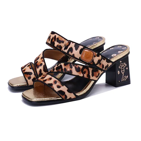 Dames Luipaardprint Paardenhaar Sandalen met Hak Vierkante Neus Laser Gesneden Blokhak Bruine Gesp Mules Mode Schoenen