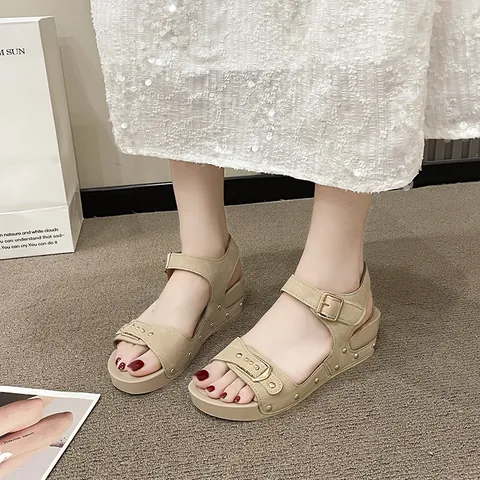 2025 Summer New Casual Roman Sandals For Women Fashion Buckle Studded Platform Flat Sandals Outdoor Beach Shoes