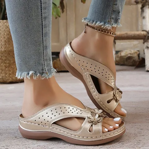Women's Wedge Platform Slide Sandals With 3D Flower Hollow Out PU Leather Casual Summer Beach Outdoor Height Increasing Shoes