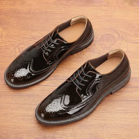 Scarpe Casual Brogue da Uomo in Pelle Verniciata Wingtip Stile Britannico Oxford Scarpe Eleganti Bordeaux Marrone per Uomo