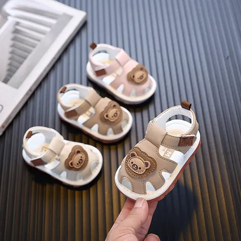 Summer Cartoon Bear Squeaky Baby Sandals Closed-Toe Soft Sole Walking Shoes For Infant Boys Girls Synthetic Leather