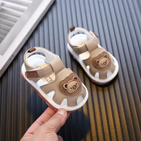 Summer Cartoon Bear Squeaky Baby Sandals Closed-Toe Soft Sole Walking Shoes For Infant Boys Girls Synthetic Leather