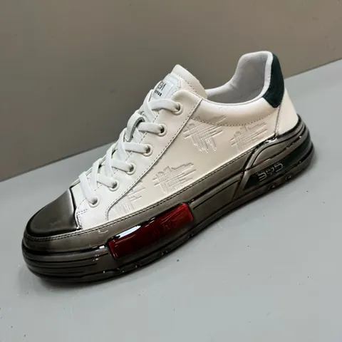 Chaussures de Skate en Cuir Véritable pour Hommes Respirantes Mode Décontractées Baskets Semelle Épaisse Basse Chaussures de Sport Doublure en Peau de Porc Tendance