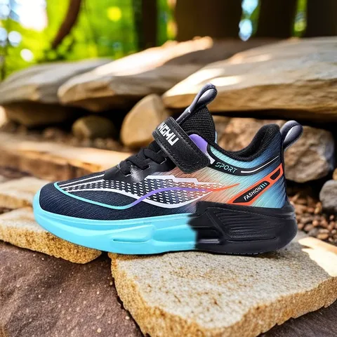 Chaussures de Course pour Enfants Garçons 2025 Nouvelles Respirantes en Maille Légères Antidérapantes Baskets Athlétiques Chaussures de Sport pour École Extérieur