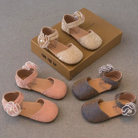 2025 New Girls Princess Closed Toe Sandals Fashion Artificial Pearl Flower PU Leather Elegant Performance Dress Shoes For Kids