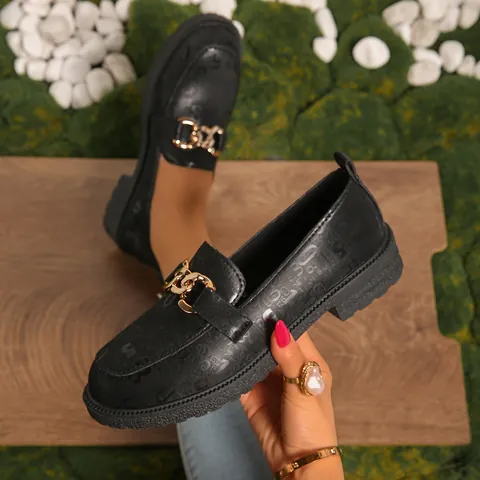 Women British Style Loafers Chunky Sole Metal Chain Decor Slip-on Shoes PU Leather Embossed Loafers Business Casual Flats