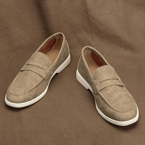 Mocassini Casual da Uomo in Stile Britannico Retrò Texture Scamosciata Sintetica Senza Lacci Scarpe Basse Morbide Comode Antiscivolo Penny Loafer per Uomo