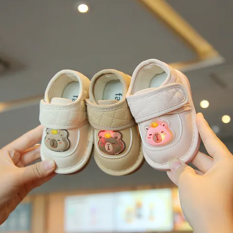 Baby Cartoon First Walker Shoes Soft Sole LED Light Up Squeaky Infant Boys Girls Spring Autumn Quilted Leather Hook Loop